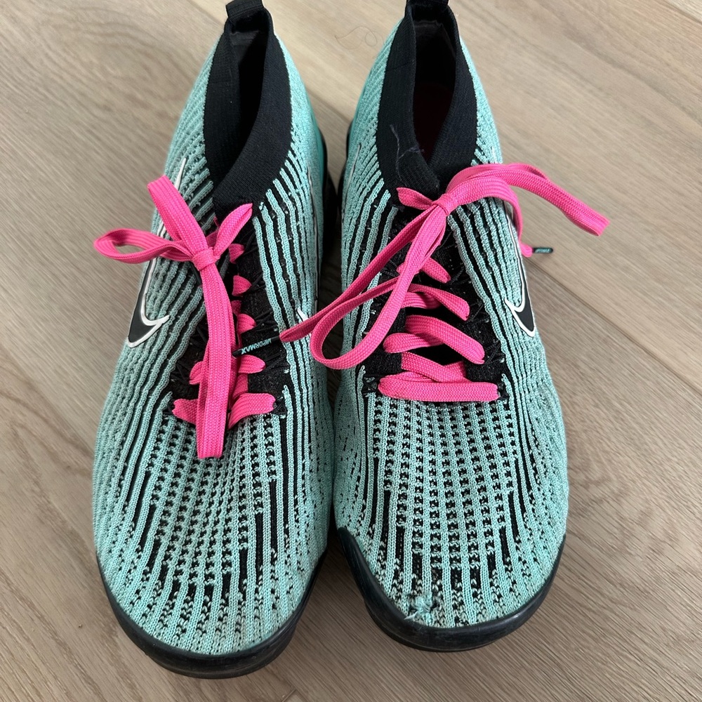 2019 Nike Air VaporMax 3 South Beach size 9 Athletic Shoes with Pink Laces